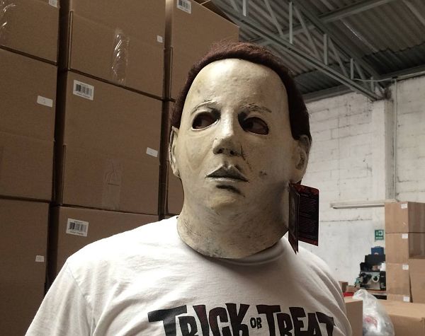 michael myers mask new store 2014 01