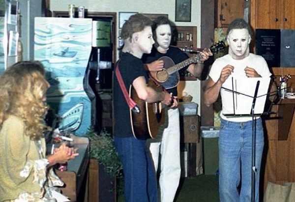 michael myers on set with john carpenter 24